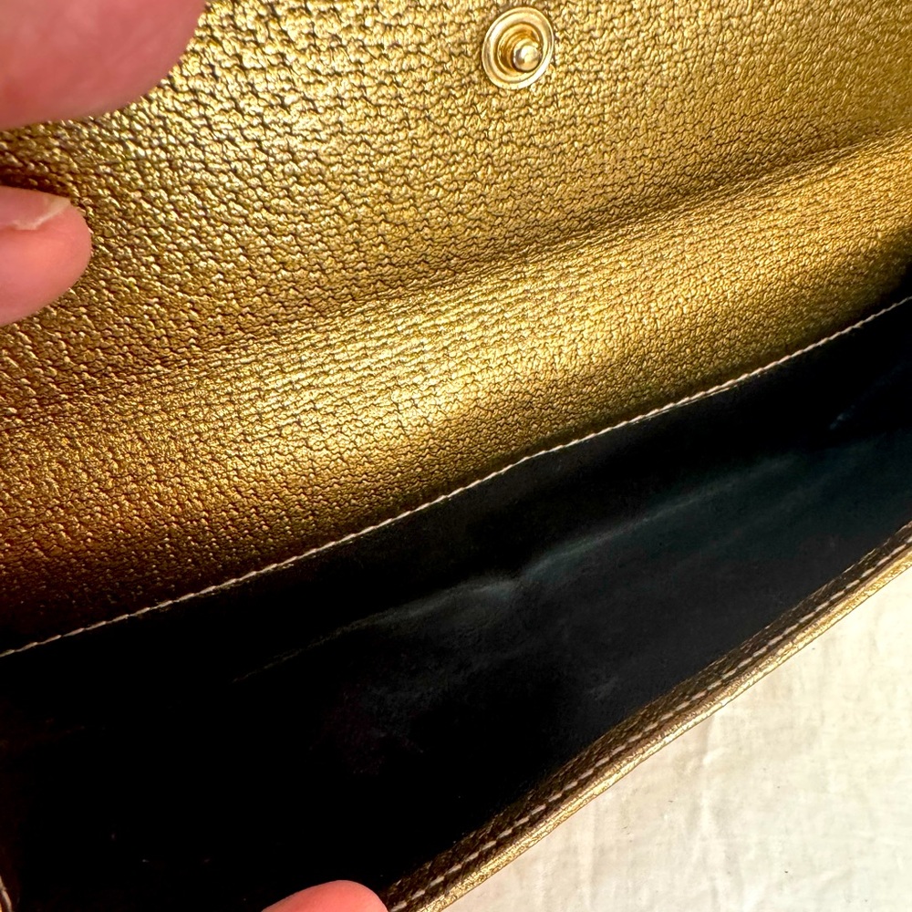 Authentic Gucci Golf Monogram Wallet with Bow Accent - Picture 7 of 12